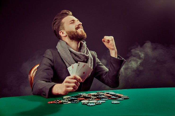 Dashboard Program Loyalitas ughoki menampilkan tingkat keanggotaan dan progress ke tingkat berikutnya