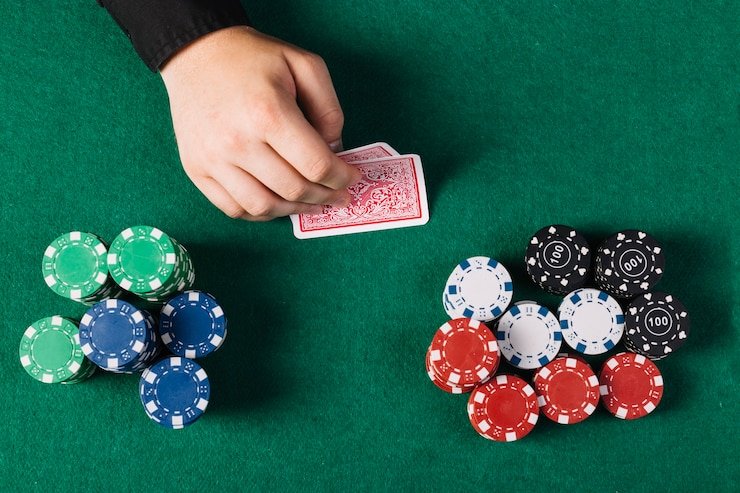 Bagan tingkat loyalitas ughoki menampilkan manfaat progresif dari Member hingga Diamond
